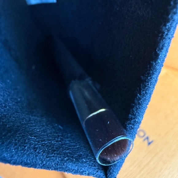 💋NEW💋Louis Vuitton Black compact pouch. - Picture 8 of 8